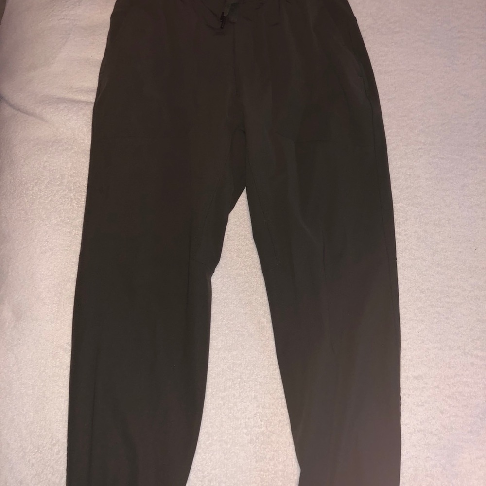 Lululemon men’s dark green ABC jogger